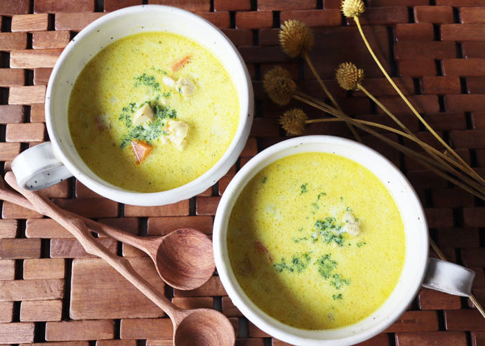 鶏もも肉と野菜のクリーミーブイヨンカレースープ